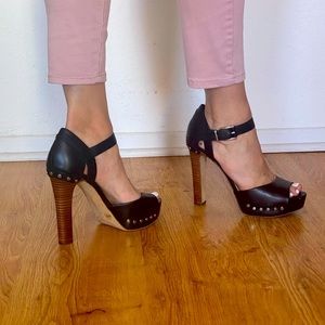 Black Vince Camuto platform. Size 8.5 or 38.5. Excellent condition.